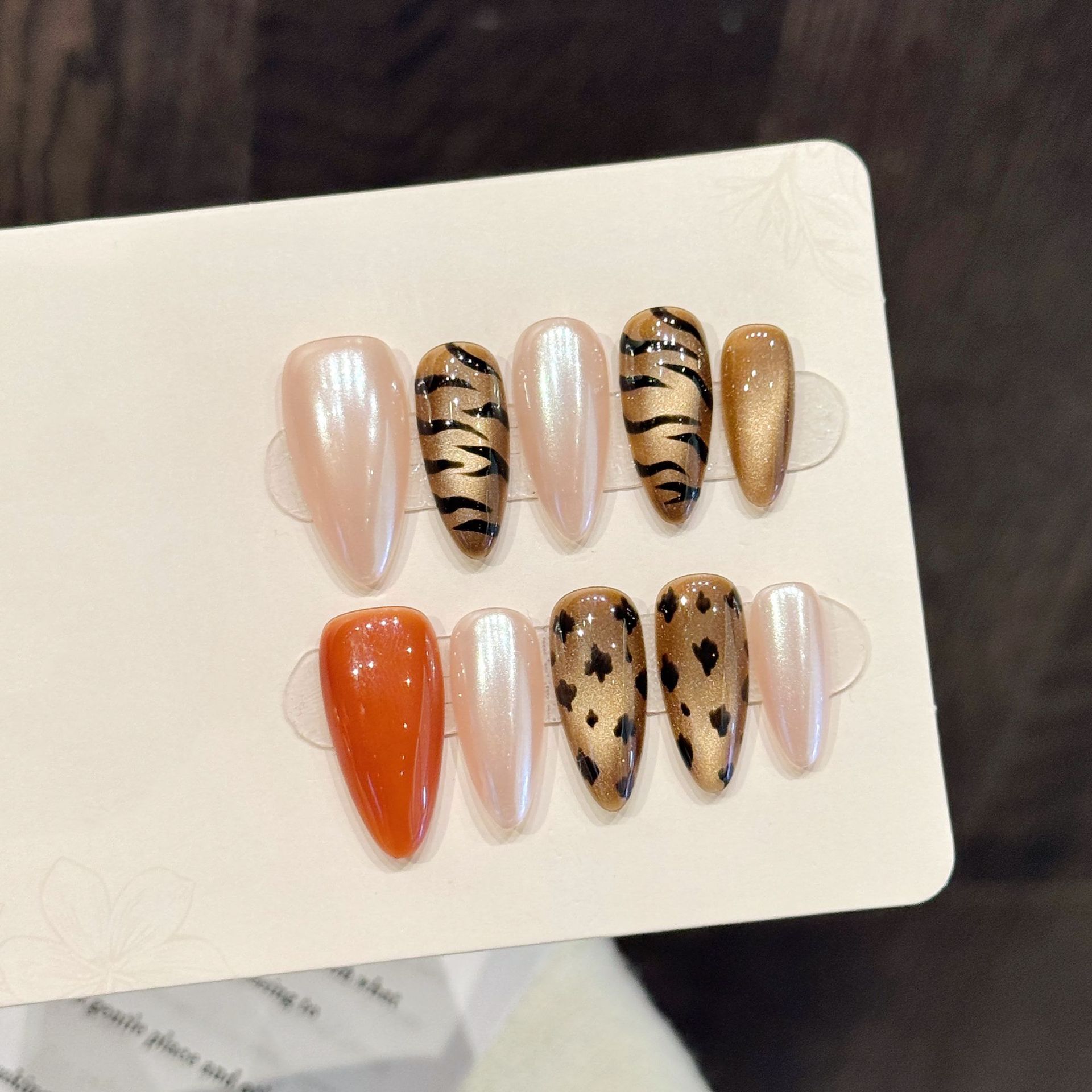 Nail Art Zebra Design - 10 szt. Ręcznie Robione Paznokcie Naklejane